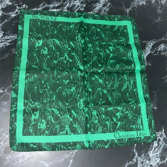 Christian Dior Poison Silk Bandana Neckerchief
Handkerchief Green NEW -AUTHENTIC - Picture 2 of 5